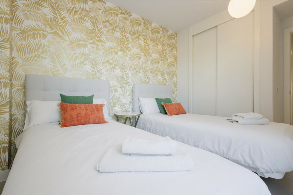 Middle Floor Apartment Estepona Málaga - image 30