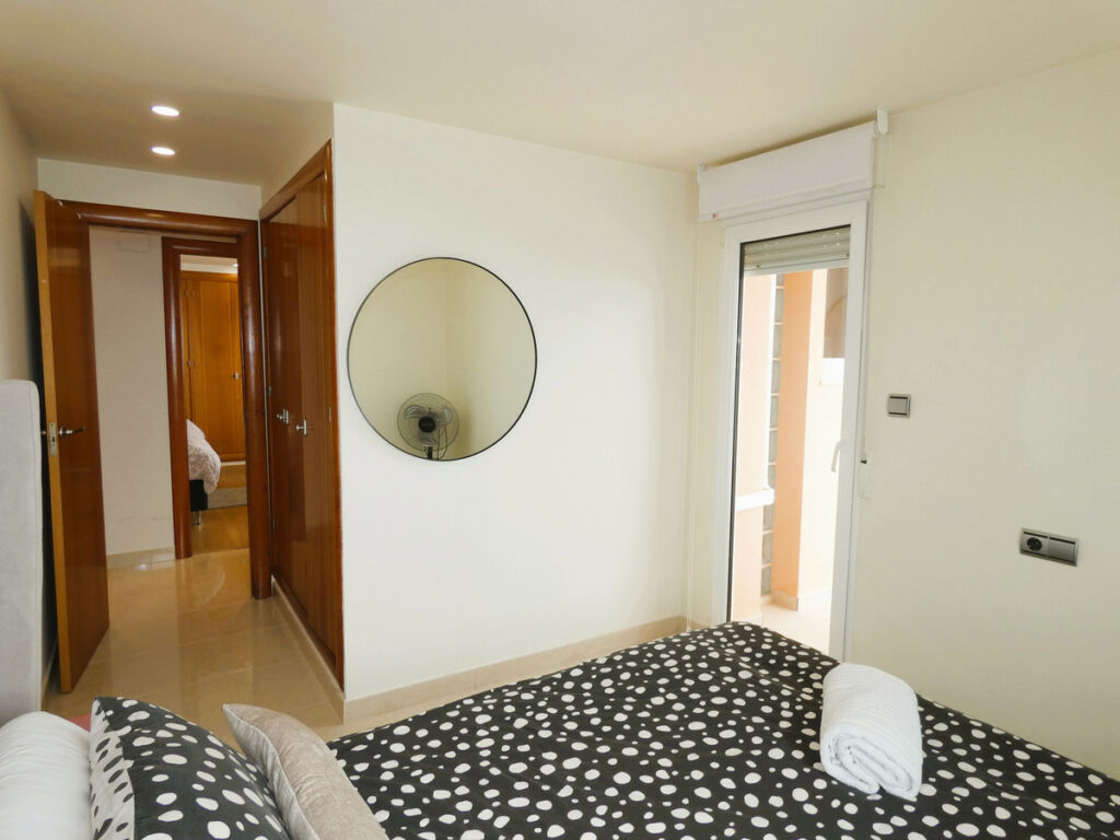 Middle Floor Apartment Torrevieja Alicante - image 30