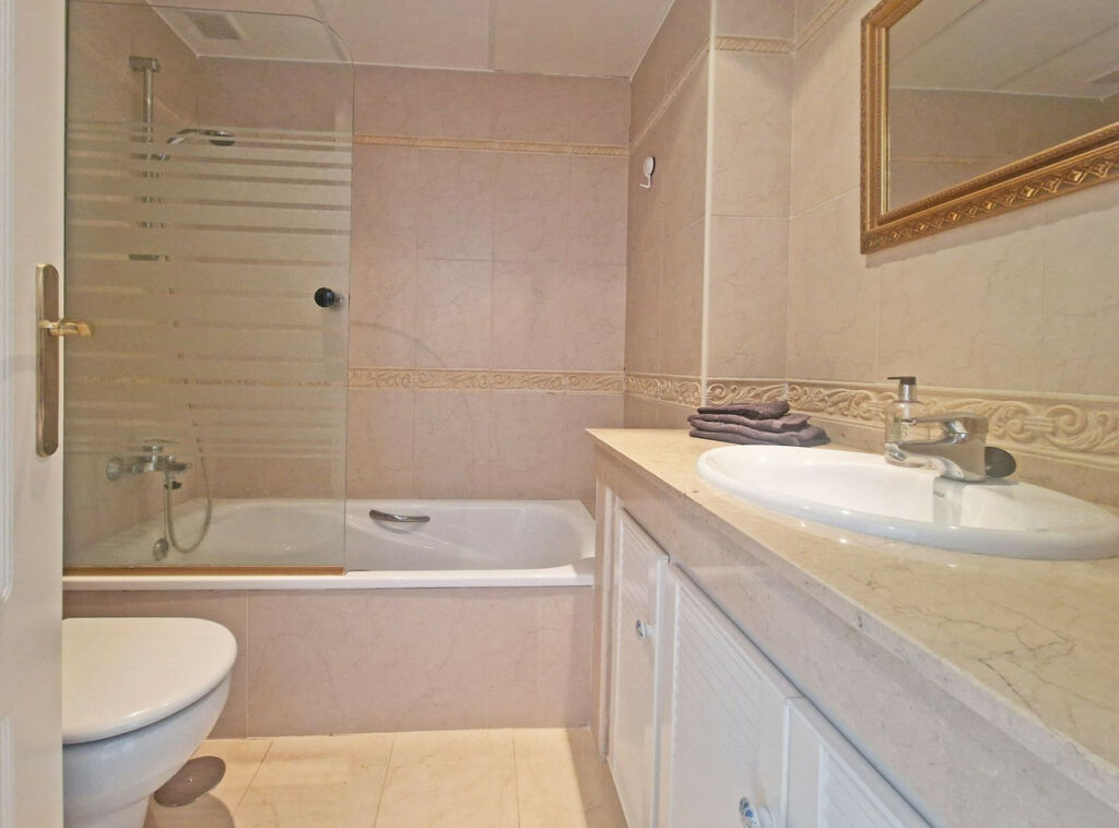 Semi-Detached House Cabopino Málaga - image 28