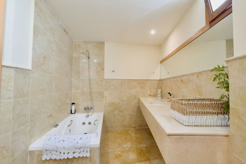Penthouse Altos de los Monteros Málaga - image 30