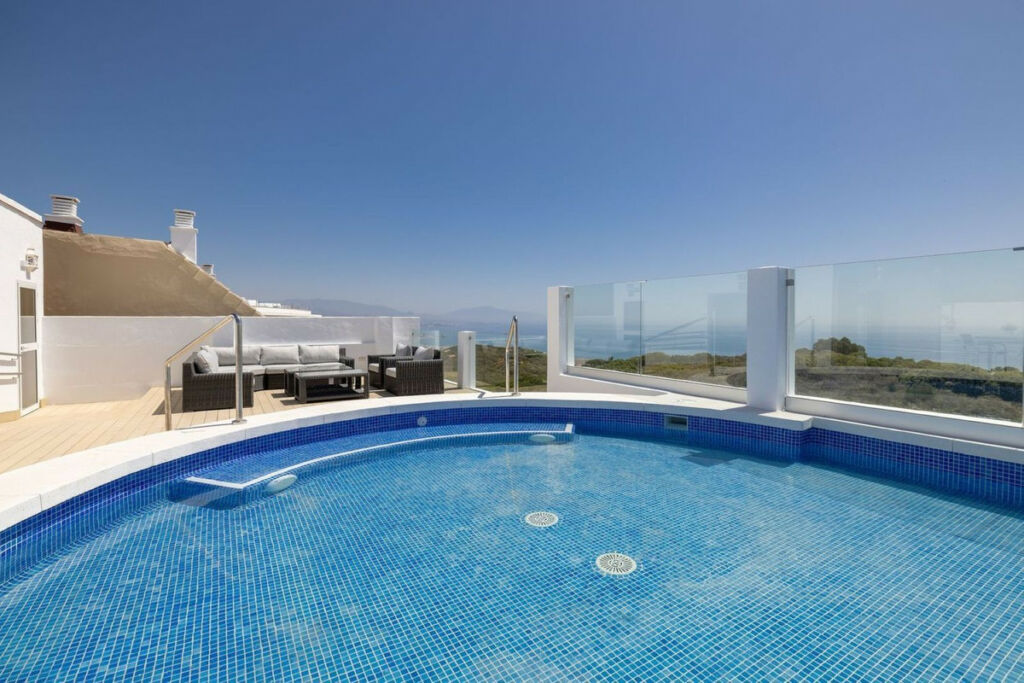 Ground Floor Apartment La Duquesa Málaga - image 30