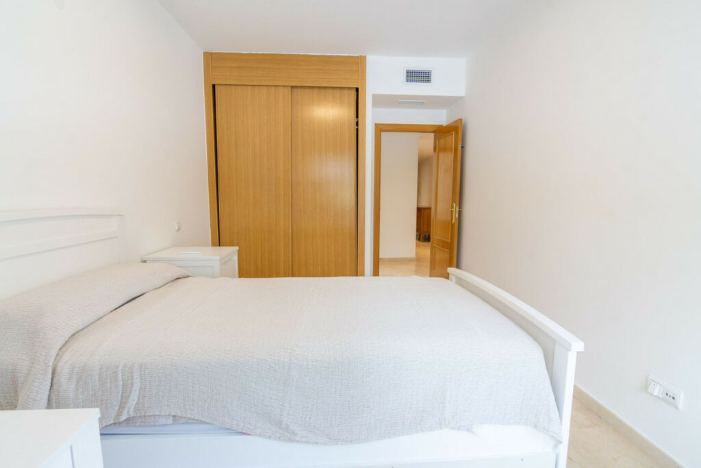 Middle Floor Apartment Estepona Málaga - image 30