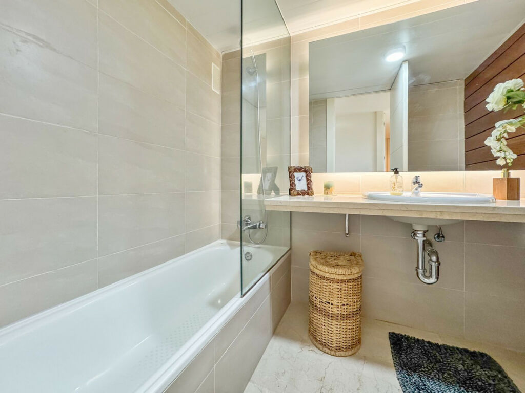 Penthouse Manilva Málaga - image 30