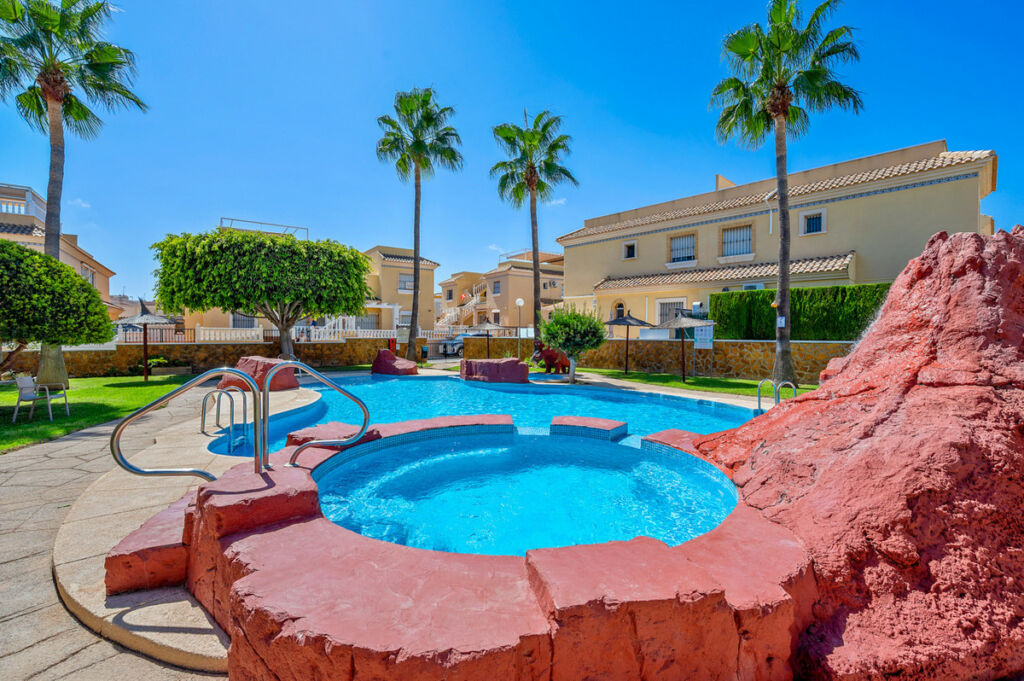 Penthouse Villamartin Alicante - image 30