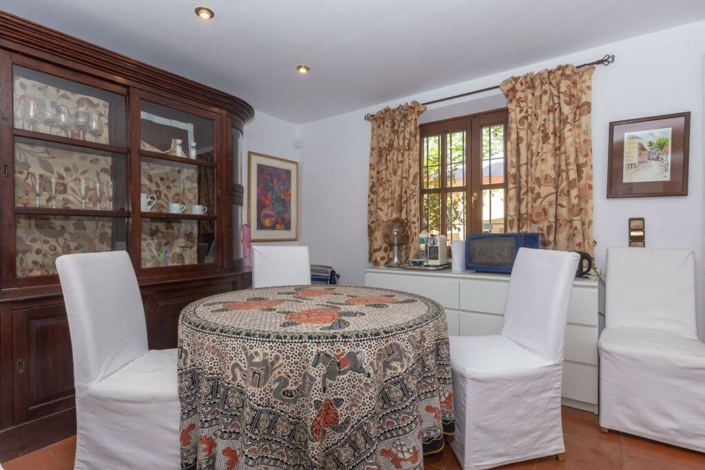 Detached Villa Elviria Málaga - image 23