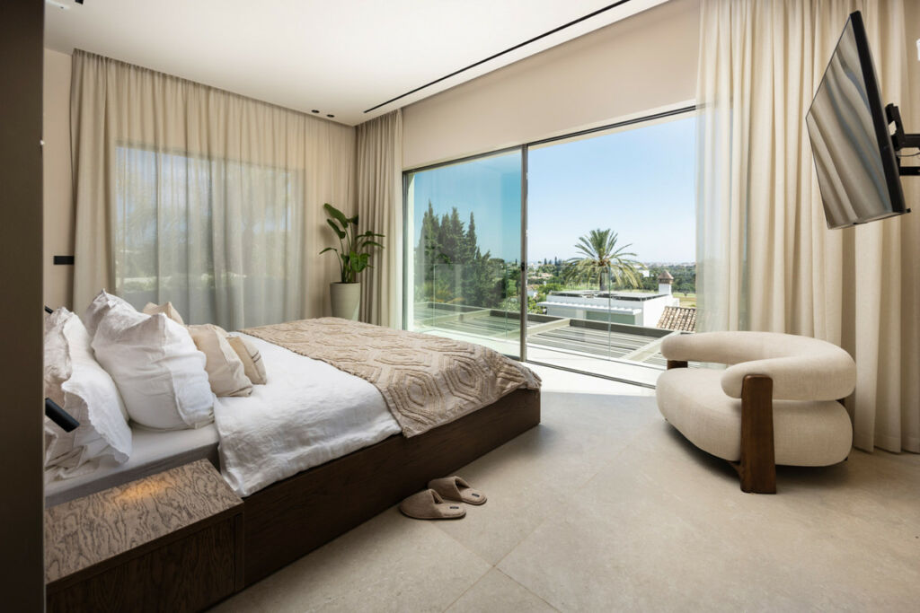 Detached Villa Nueva Andalucía Málaga - image 30