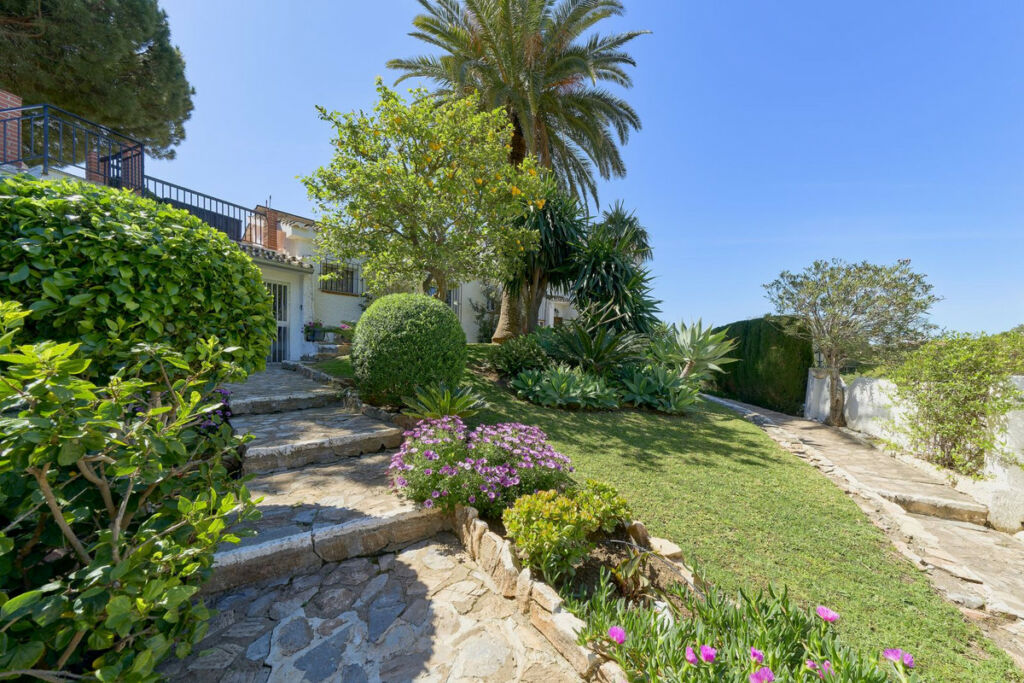 Detached Villa Fuengirola Málaga - image 30