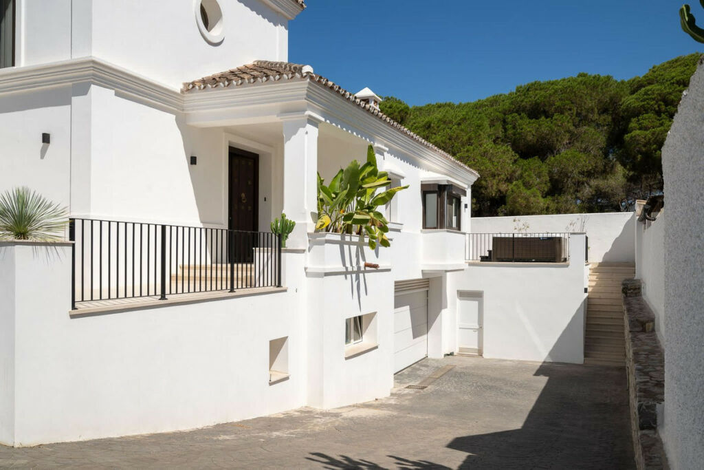 Detached Villa Marbesa Málaga - image 30