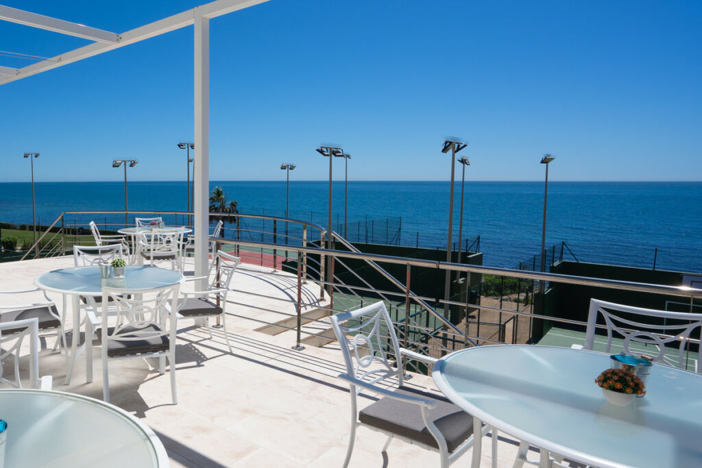 Middle Floor Apartment Cabopino Málaga - image 30