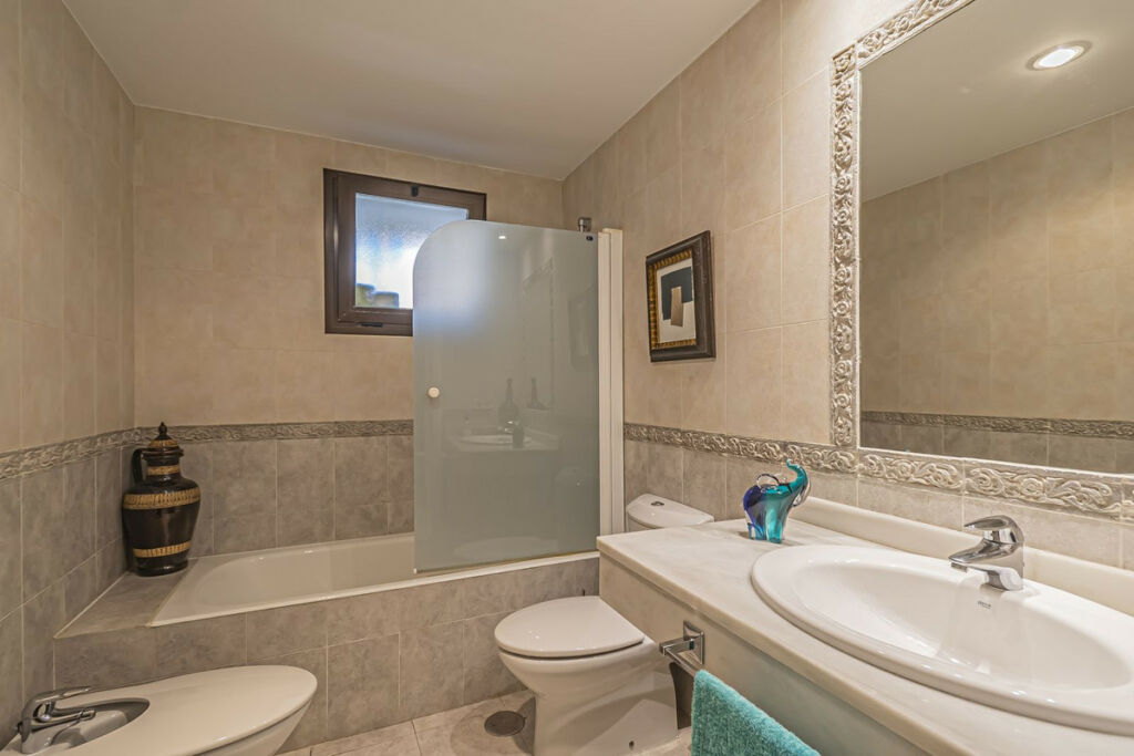 Middle Floor Apartment Hacienda del Sol Málaga - image 30