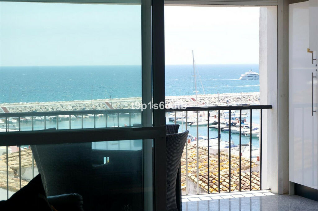 Middle Floor Apartment Puerto Banús Málaga - image 30