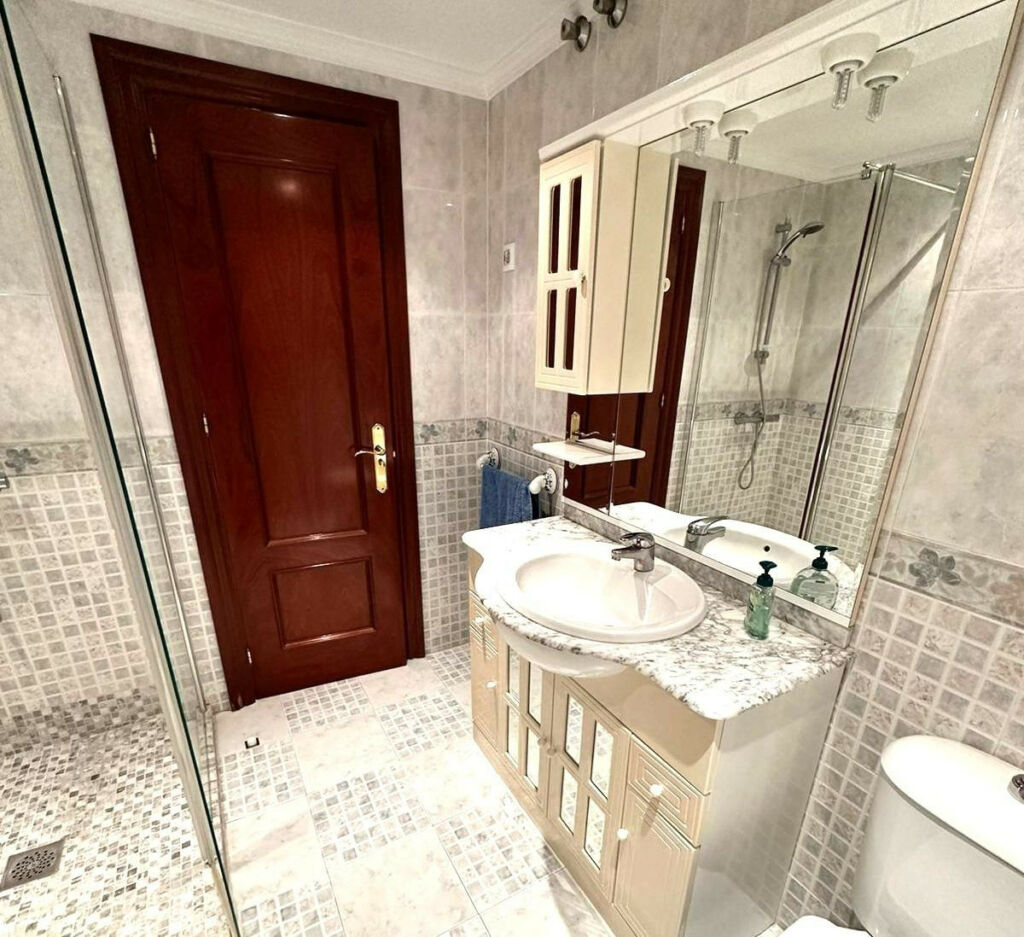 Middle Floor Apartment Benalmadena Málaga - image 48