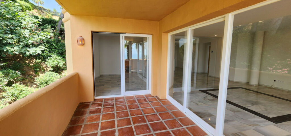 Middle Floor Apartment Calahonda Málaga - image 30