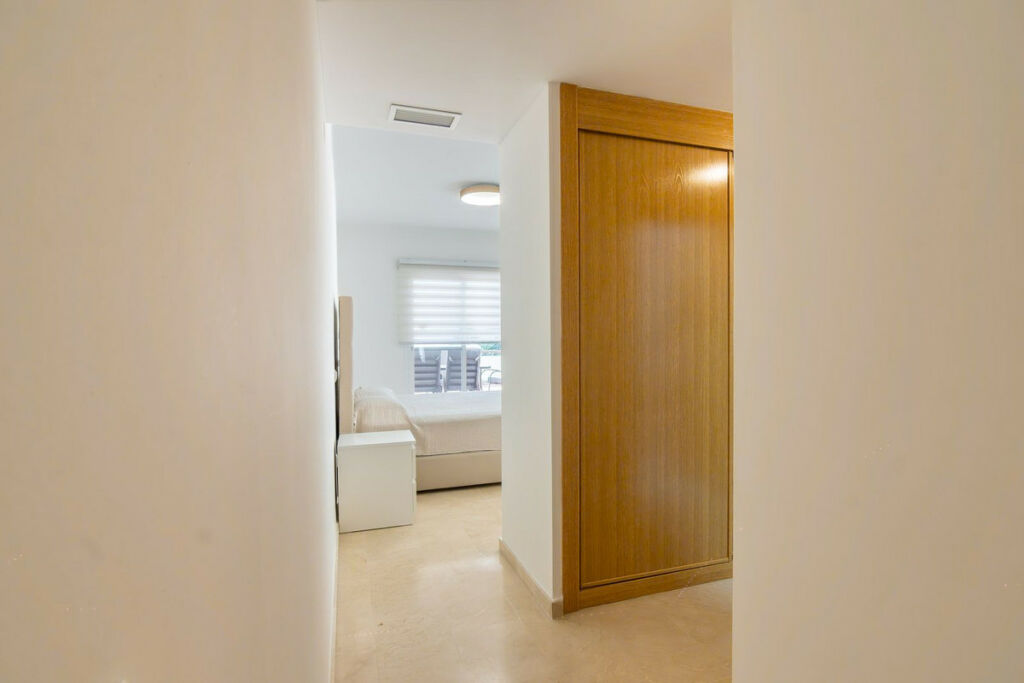 Middle Floor Apartment Estepona Málaga - image 31