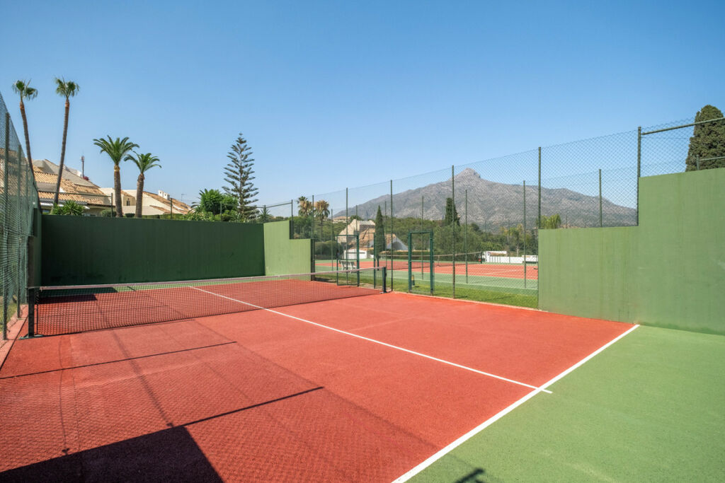 Townhouse Nueva Andalucía Málaga - image 31