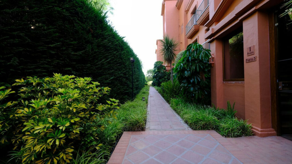 Middle Floor Apartment Los Flamingos Málaga - image 31