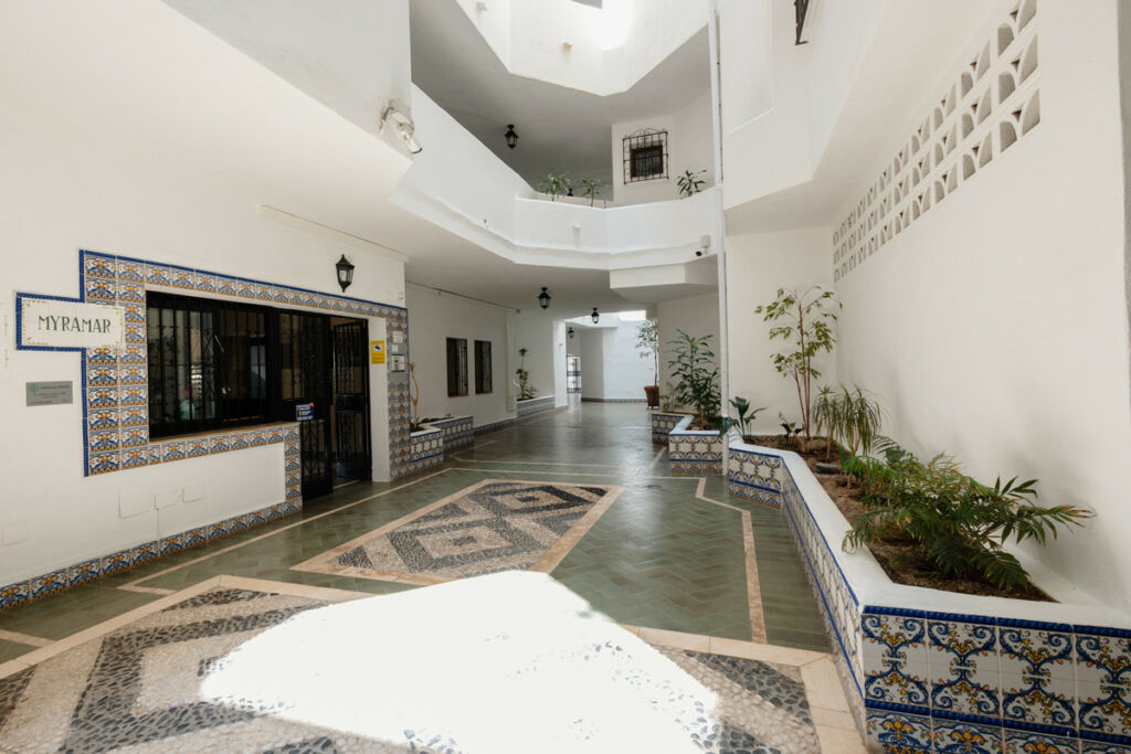 Middle Floor Apartment Puerto Banús Málaga - image 31