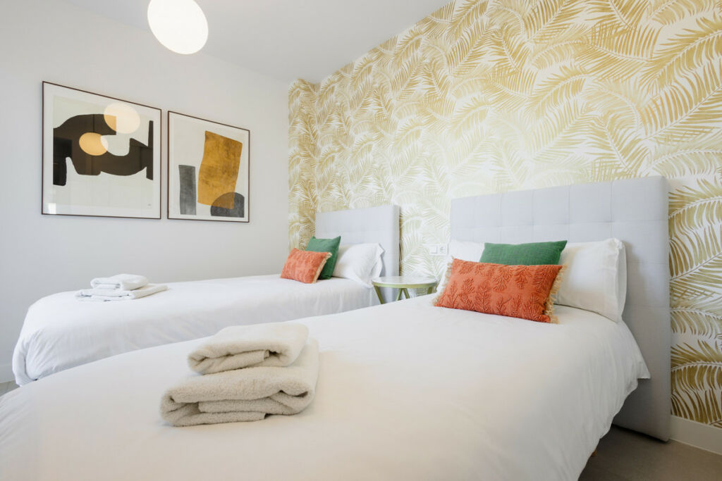 Middle Floor Apartment Estepona Málaga - image 31