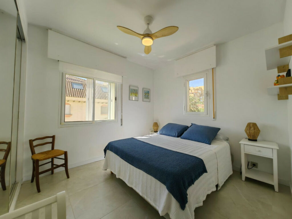 Middle Floor Apartment Estepona Málaga - image 31