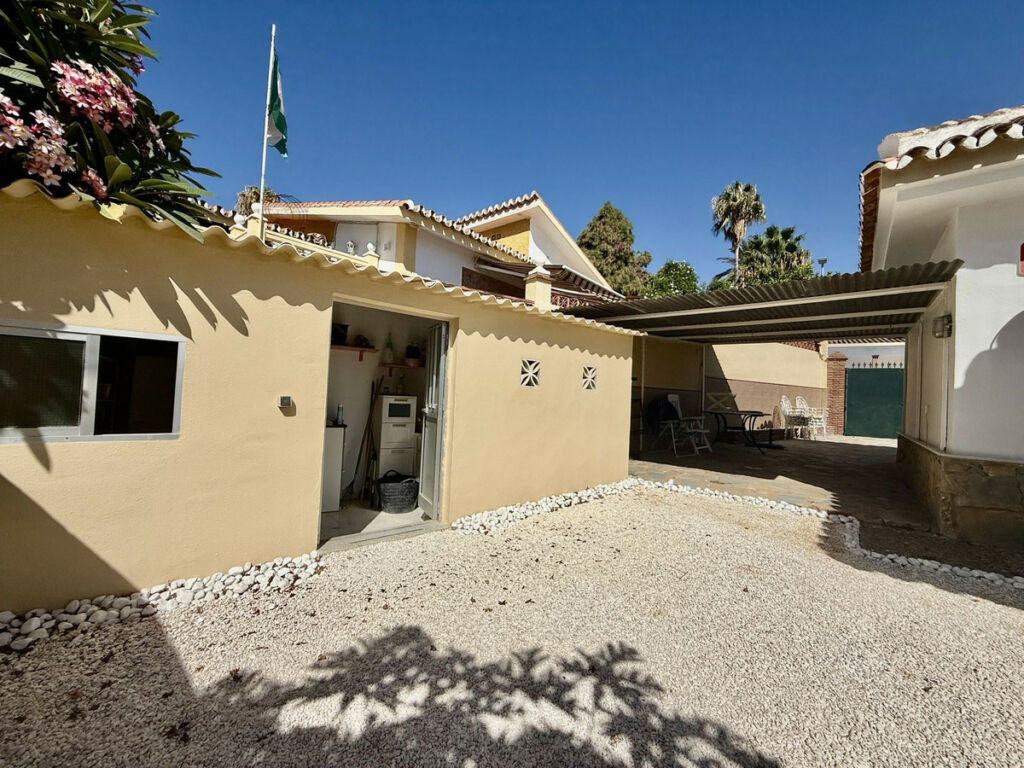 Detached Villa Benalmadena Málaga - image 31