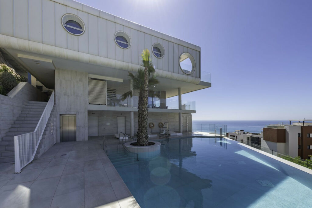 Middle Floor Apartment Higueron Málaga - image 31