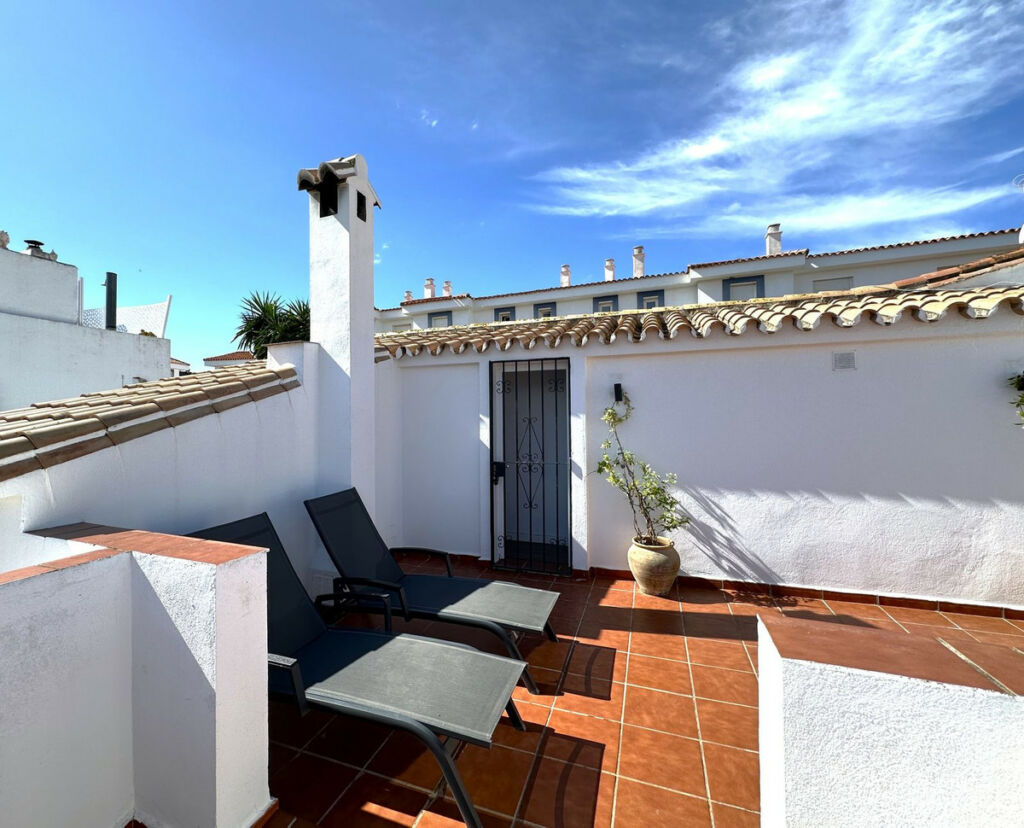Semi-Detached House La Duquesa Málaga - image 31