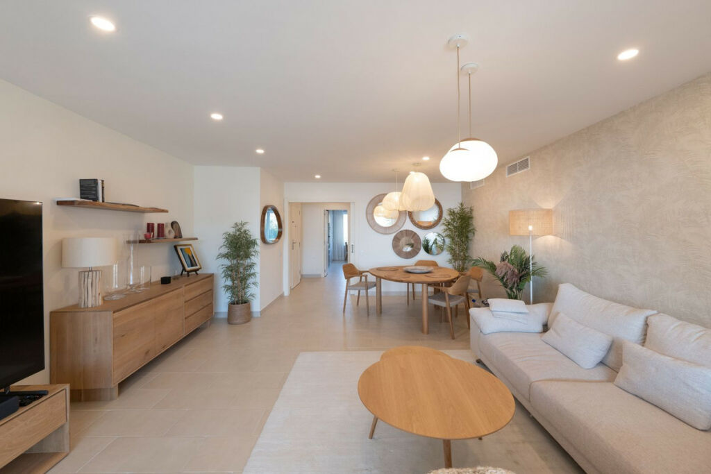 Middle Floor Apartment Estepona Málaga - image 31