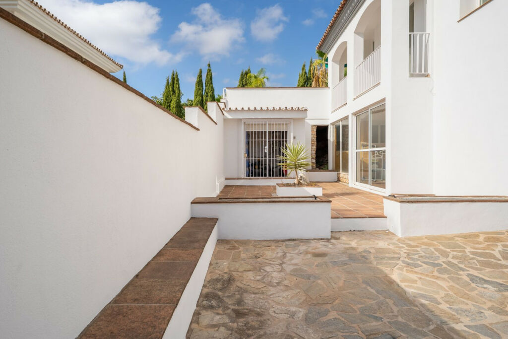 Detached Villa Coín Málaga - image 31