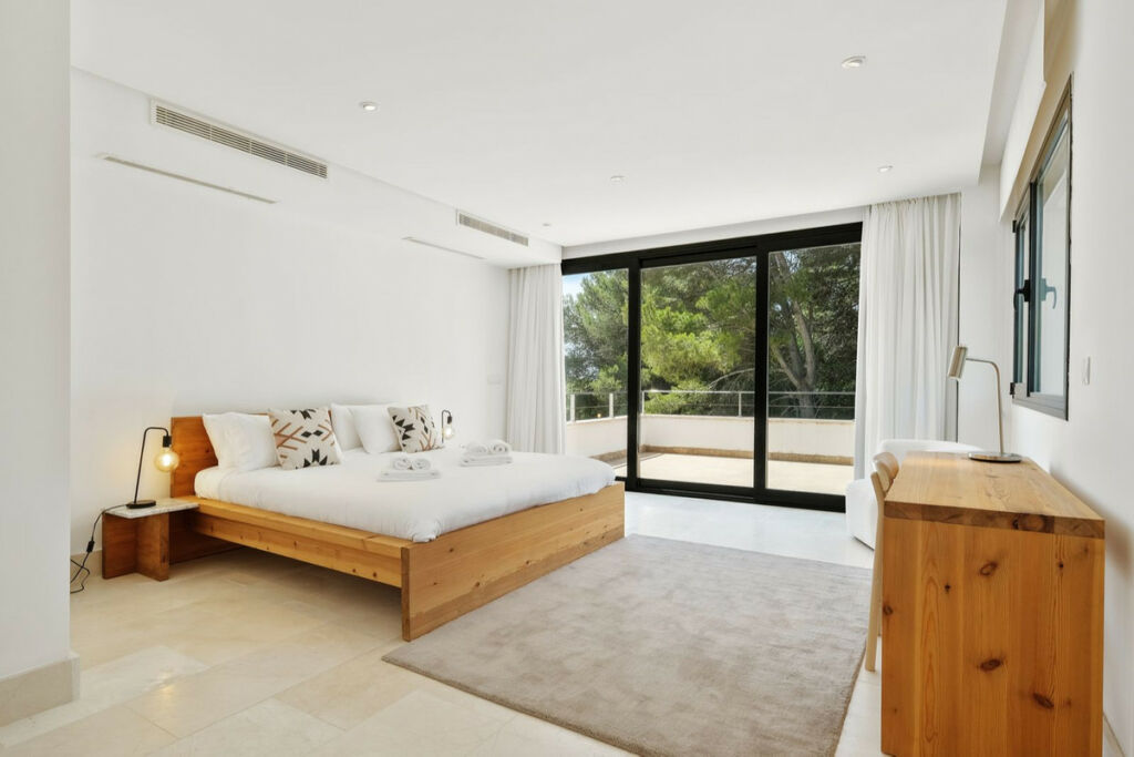 Detached Villa Sotogrande Cádiz - image 31