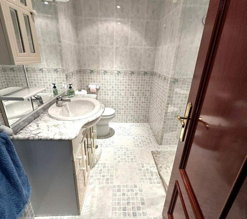 Middle Floor Apartment Benalmadena Málaga - image 49