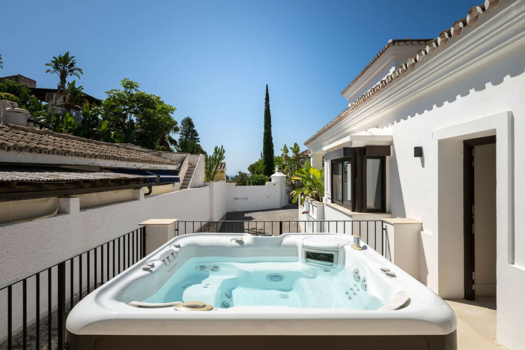 Detached Villa Marbesa Málaga - image 31