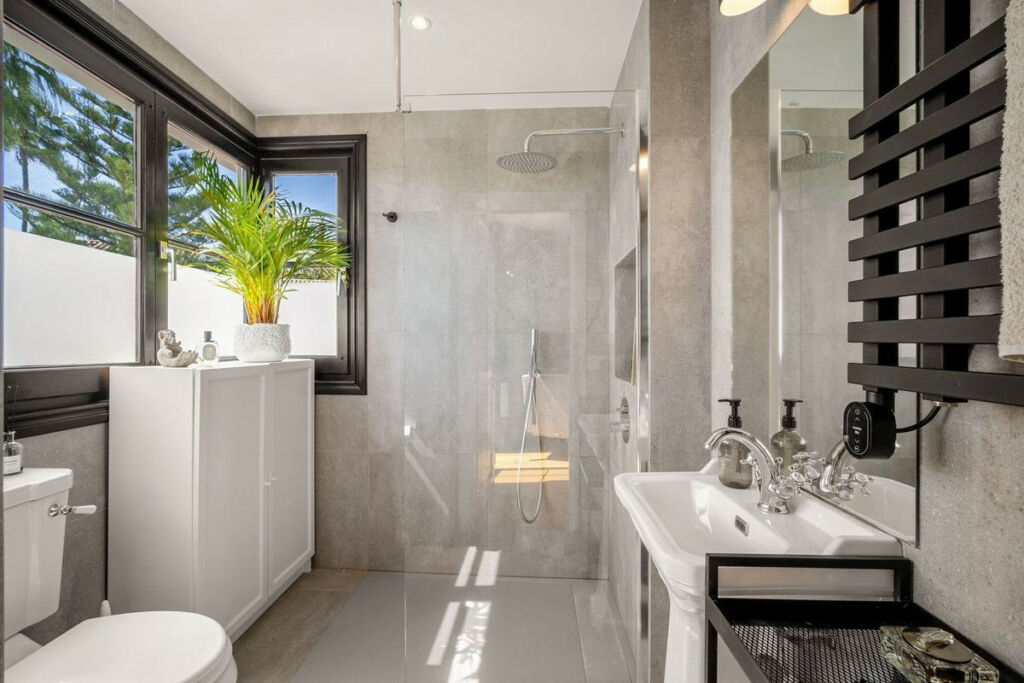Townhouse Nagüeles Málaga - image 31
