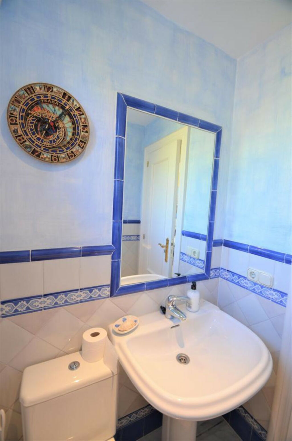 Middle Floor Apartment Casares Playa Málaga - image 31