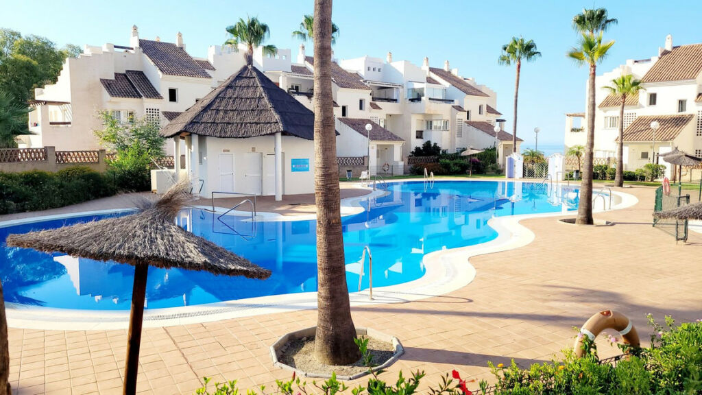 Middle Floor Apartment Benalmadena Málaga - image 31