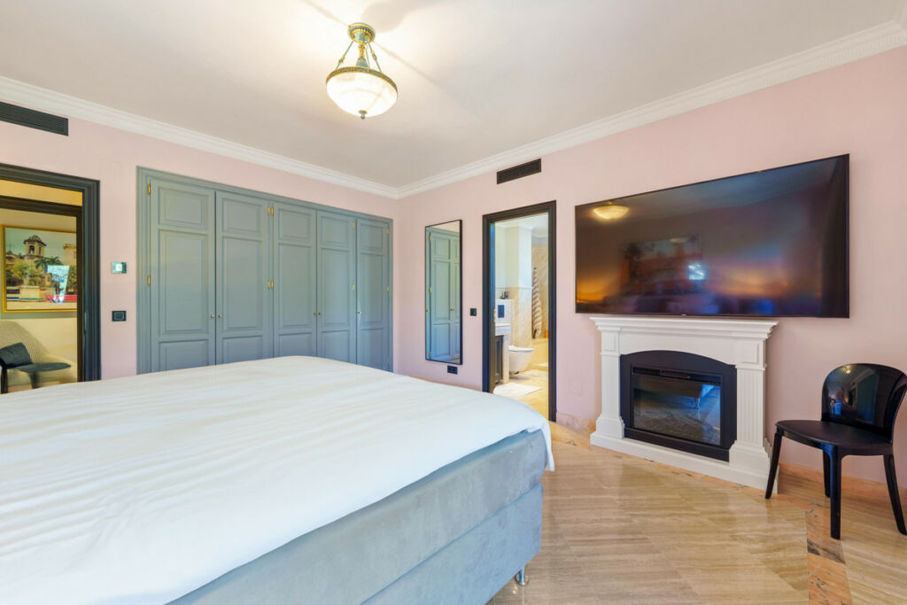 Penthouse Duplex The Golden Mile Málaga - image 31
