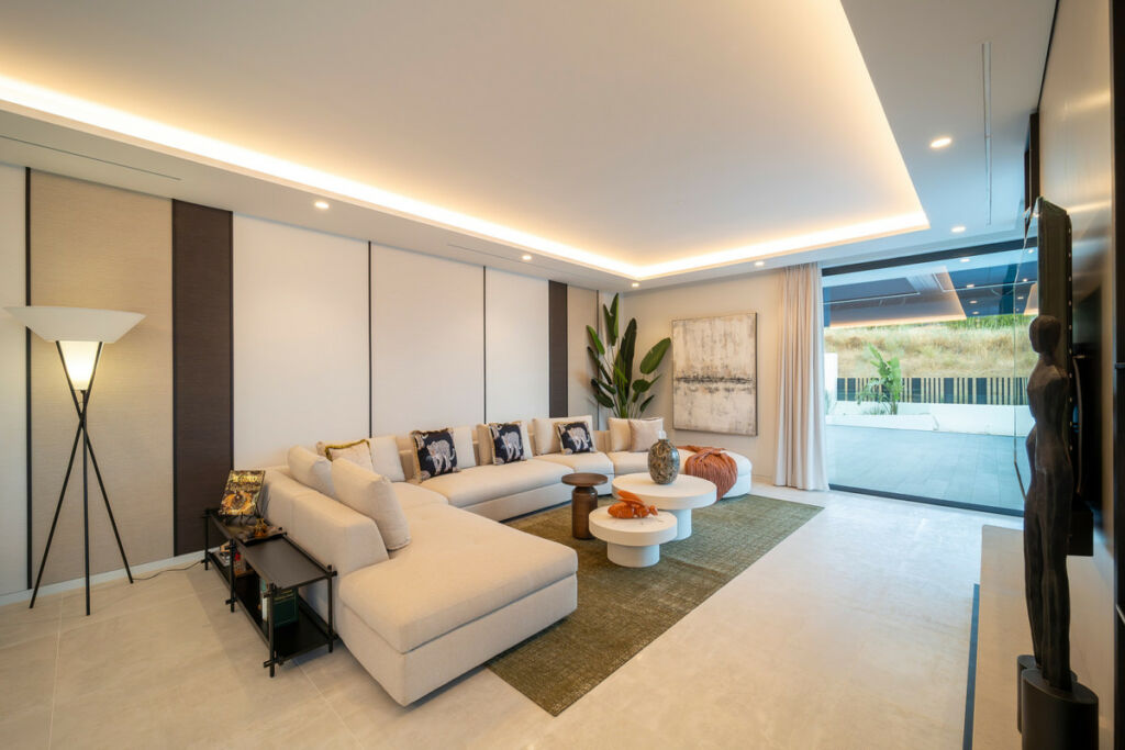 Detached Villa El Paraiso Málaga - image 31