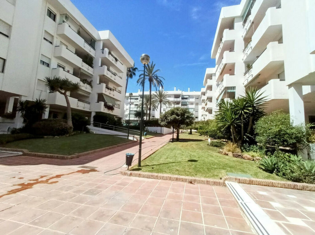Ground Floor Apartment La Carihuela Málaga - image 32