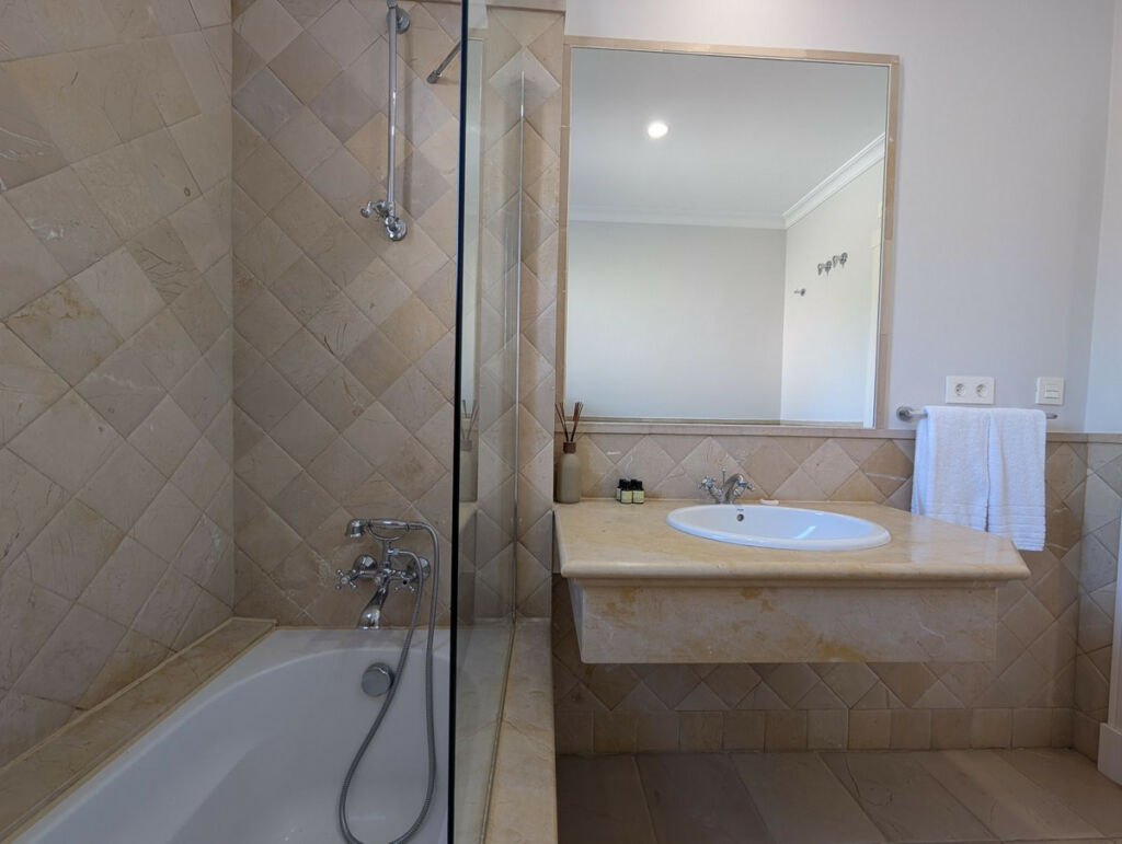 Semi-Detached House El Paraiso Málaga - image 35