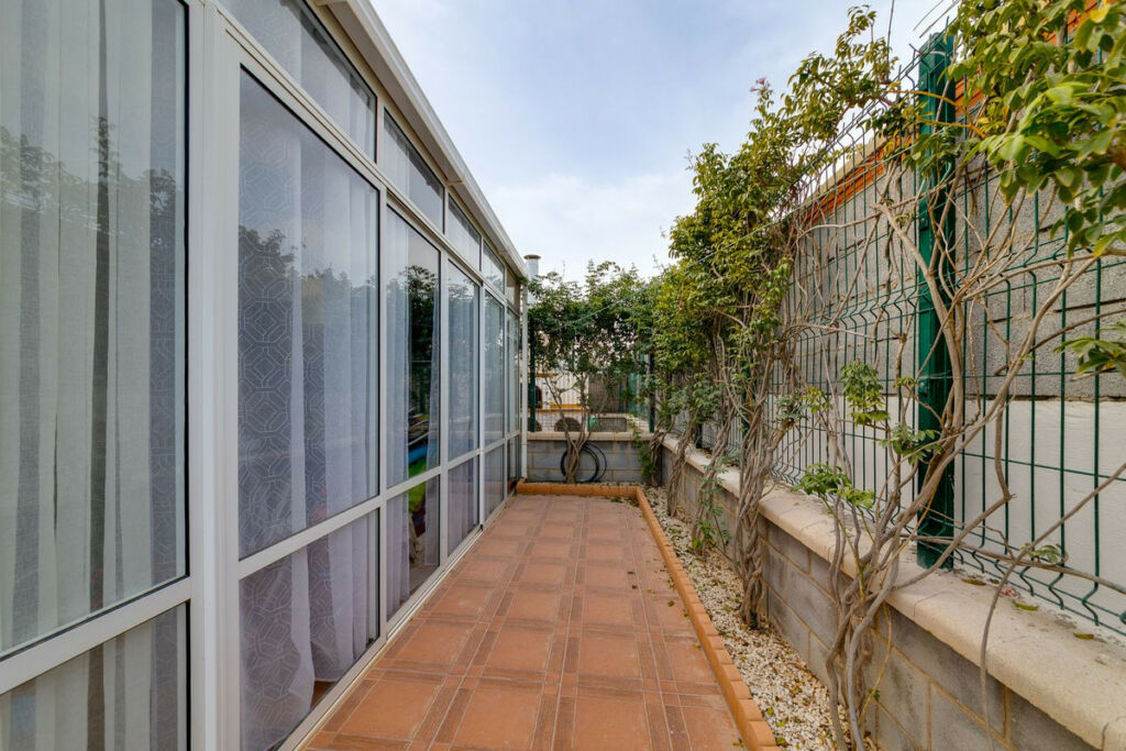 Bungalow Mil Palmeras Alicante - image 23