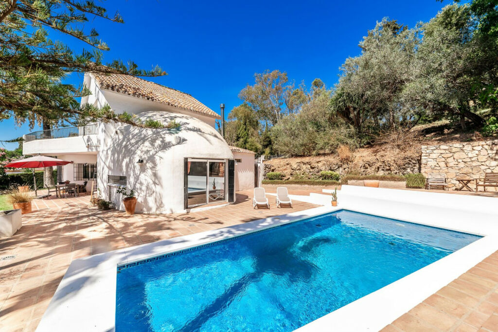 Detached Villa El Coto Málaga - image 31
