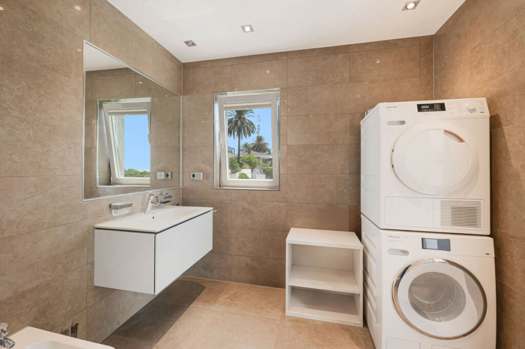 Detached Villa Nueva Andalucía Málaga - image 31