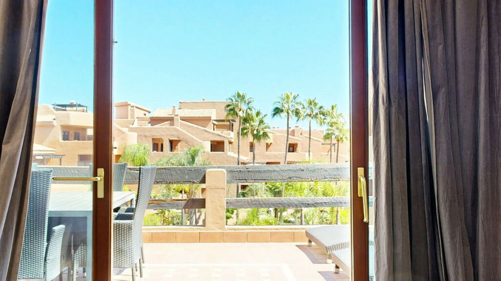 Middle Floor Apartment Estepona Málaga - image 31