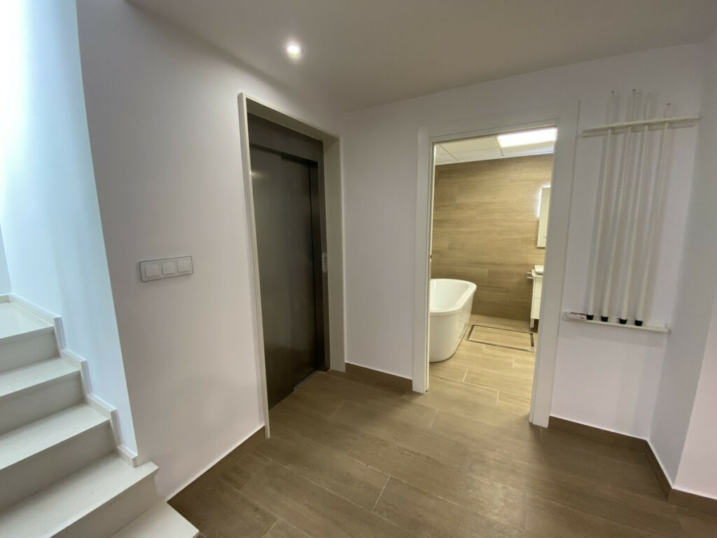 Detached Villa Villamartin Alicante - image 31