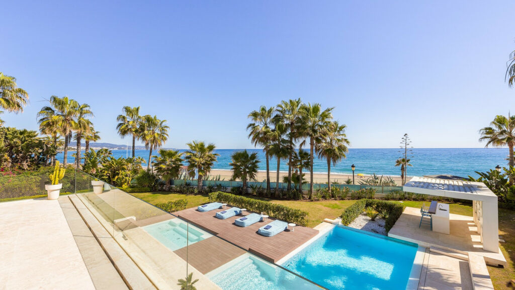 Detached Villa The Golden Mile Málaga - image 31
