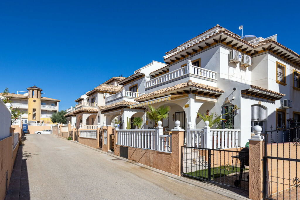 Semi-Detached House Playa Golf Alicante - image 31