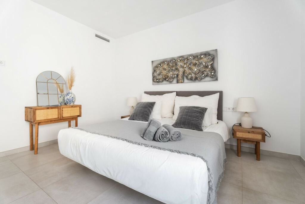 Middle Floor Apartment Puerto Banús Málaga - image 31
