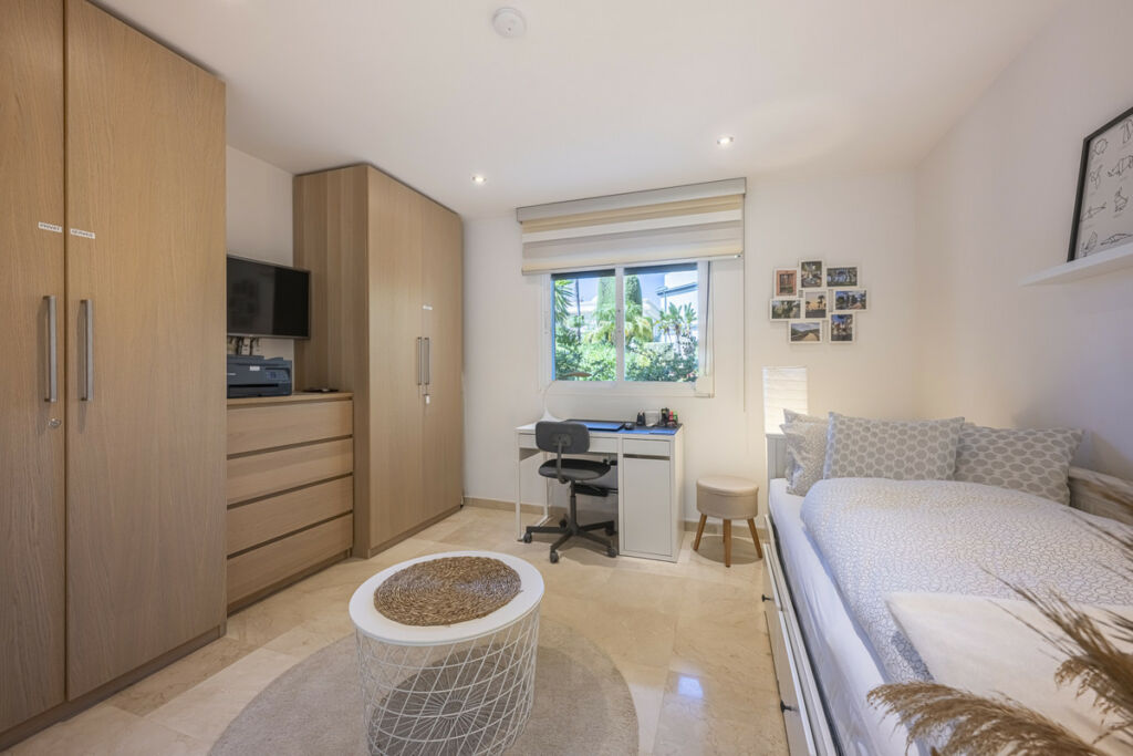 Ground Floor Apartment Estepona Málaga - image 31