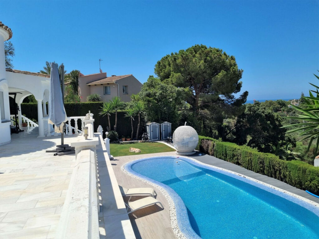 Detached Villa Elviria Málaga - image 31