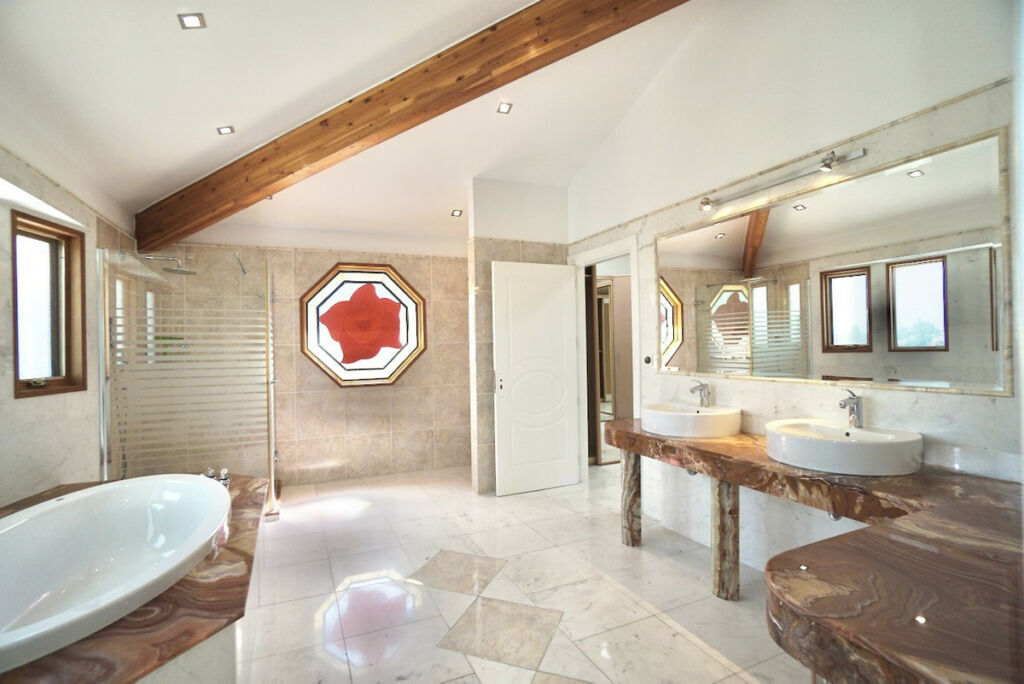 Detached Villa Benahavís Málaga - image 31