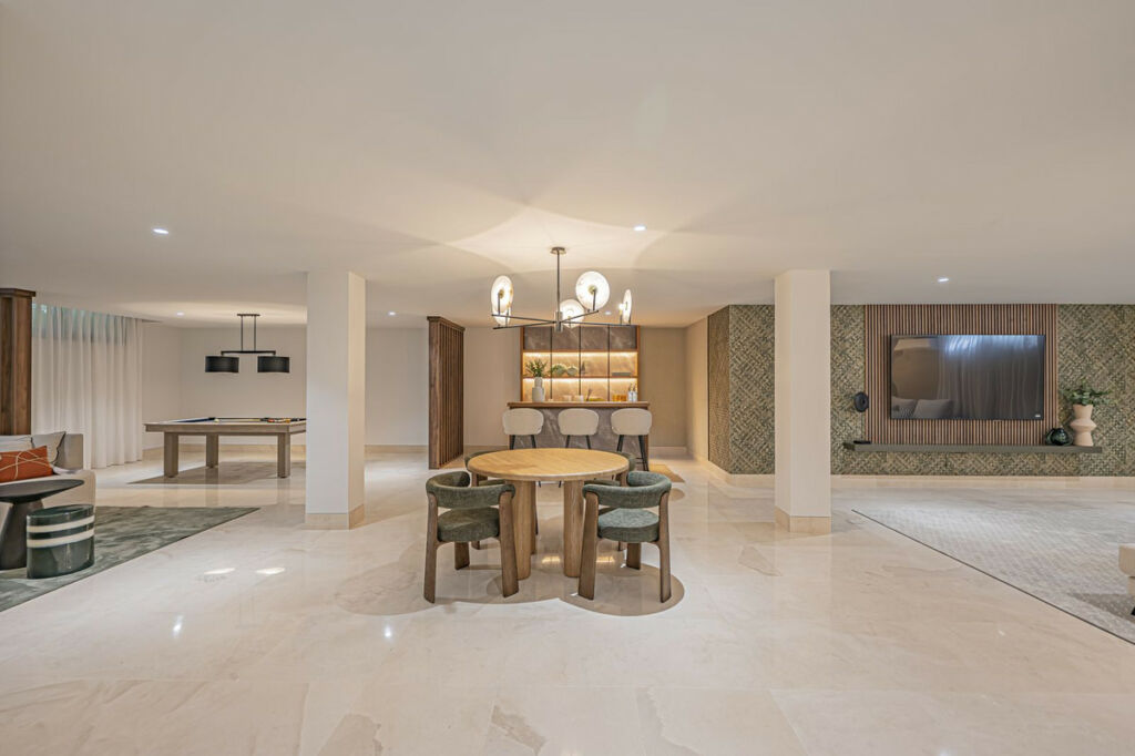 Detached Villa The Golden Mile Málaga - image 32